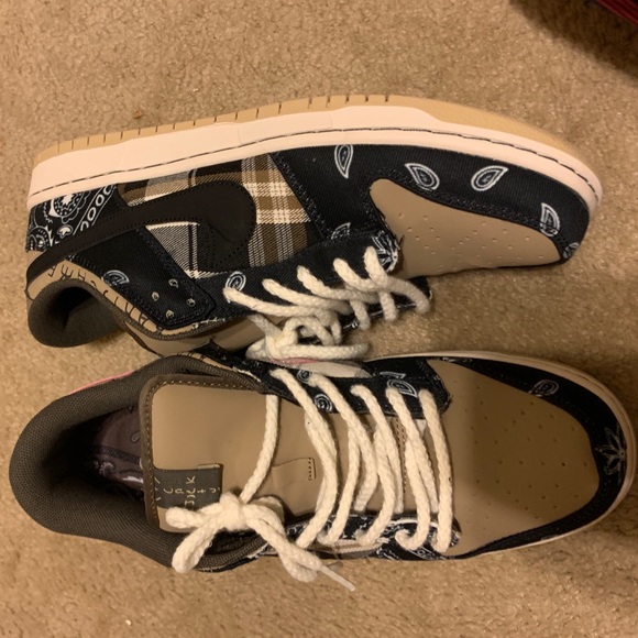 Nike Low Dunk SB Size: Men11 - Picture 1 of 10